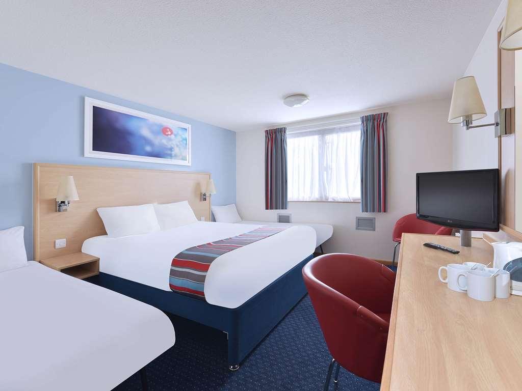 Travelodge Birmingham Central Room photo