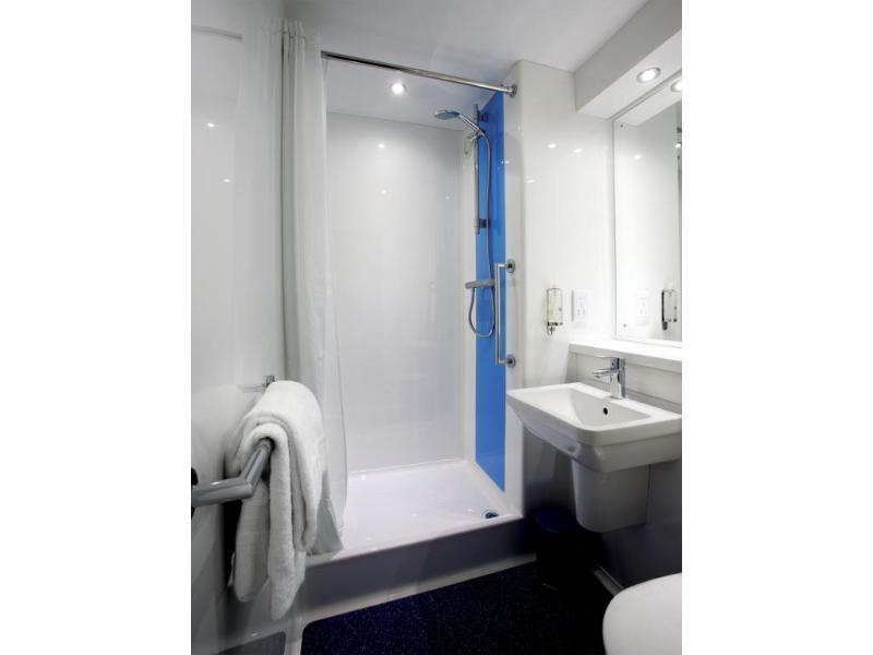 Travelodge Birmingham Central Exterior photo